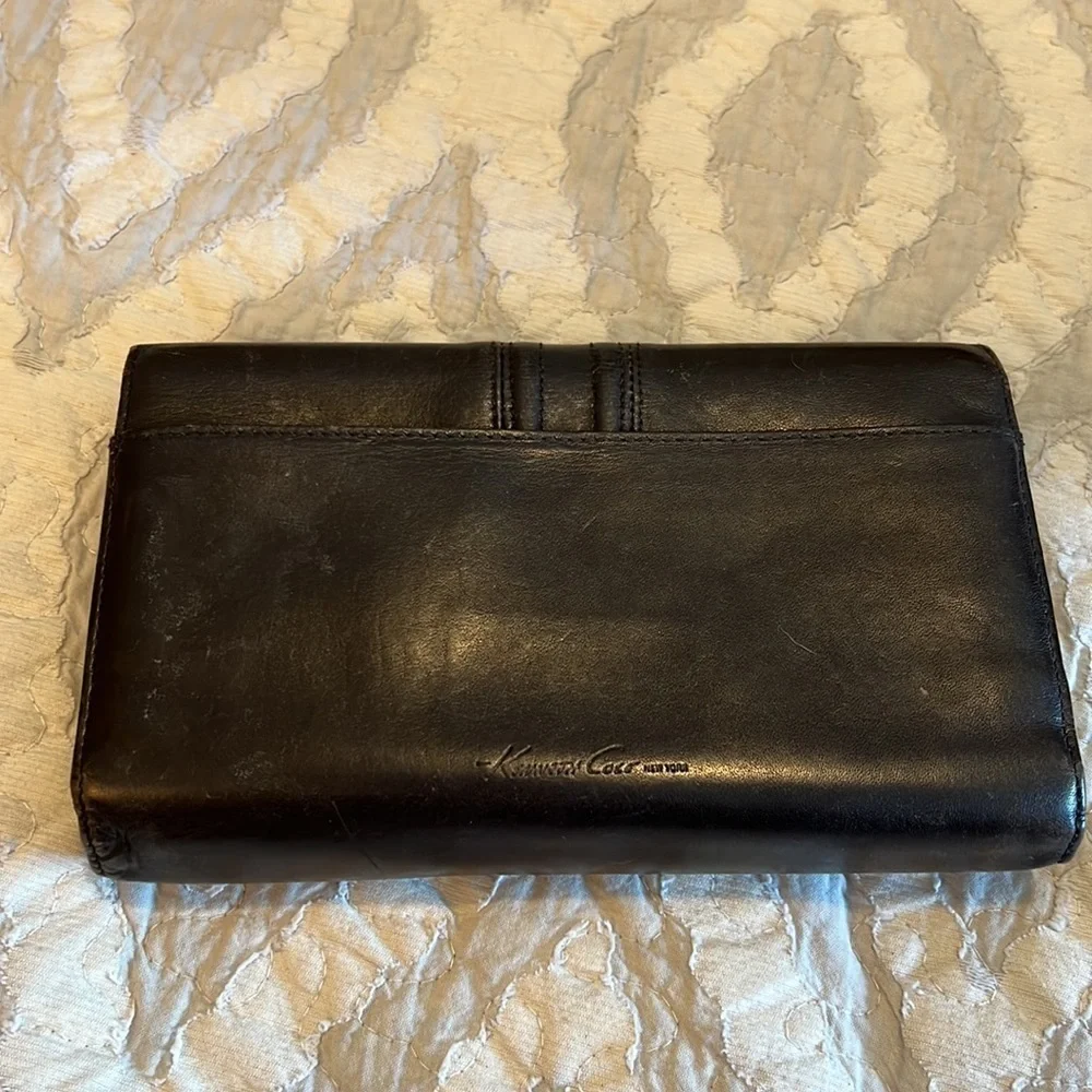 Kenneth Cole wallet. Deep brown/ black. Preppy. Vintage.